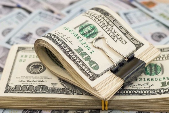 Dólar despenca 14% em 2025: será o início do fim da moeda mais poderosa do mundo?