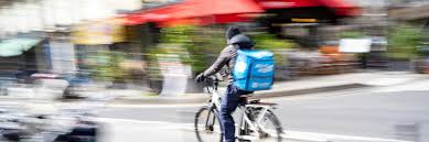 “Motoboys contra o iFood a polêmica das corridas a preço de cafézinho”