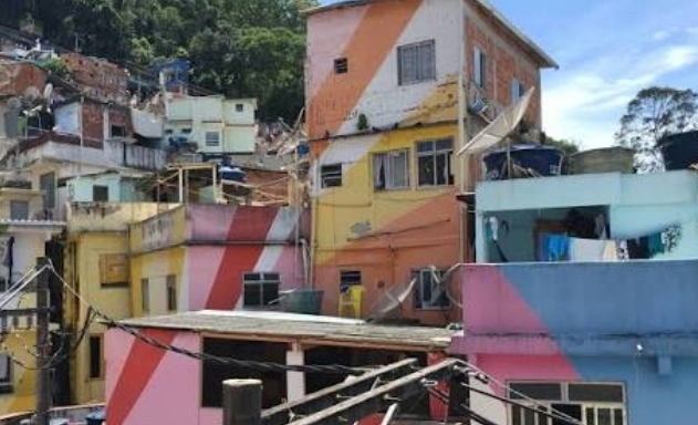 Tiroteio durante operação no Santa Marta assusta Botafogo e deixa passageiro de ônibus baleado