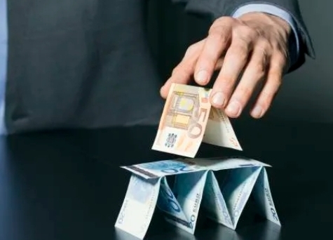 Pirâmides financeiras: conheça os sinais antes de investir