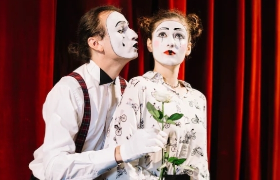 Teatro traz benefícios para a saúde mental e social